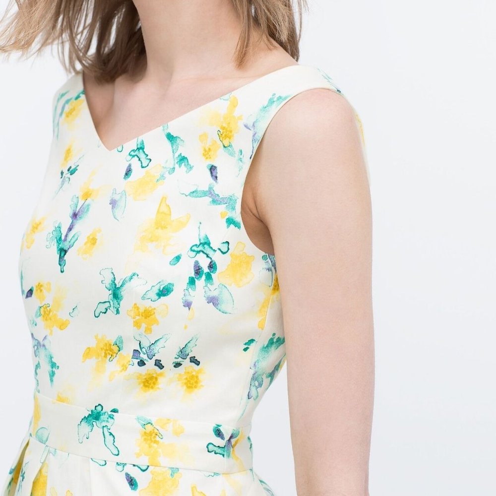 Zara Floral Print V-neck Dress - Picture 3 of 4